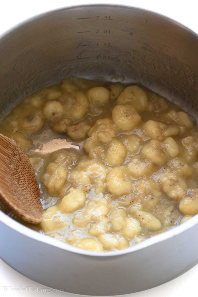 Banana Pastry Cream Filling (Banana Custard) - Wheel of Baking