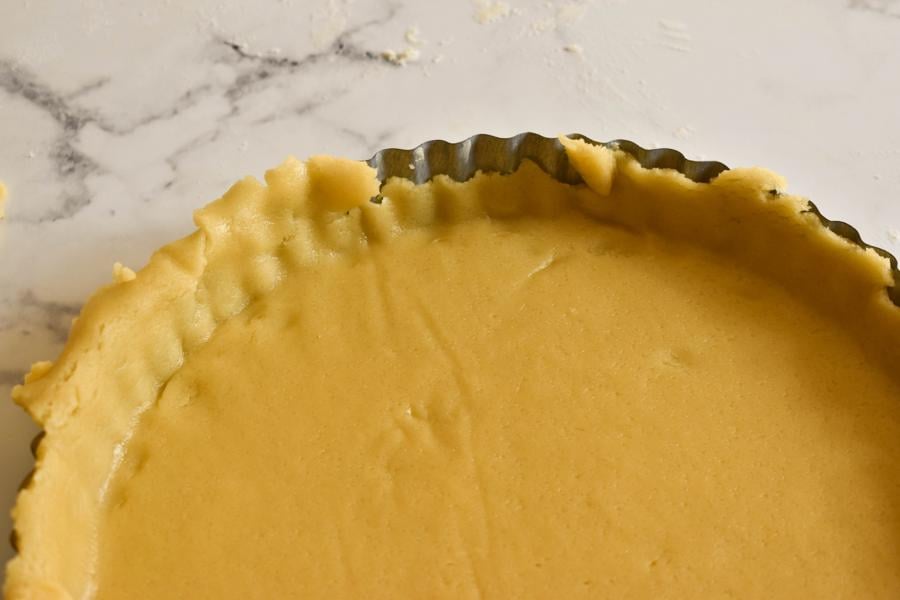 How to Line a Tart Pan with Pastry Wheel of Baking